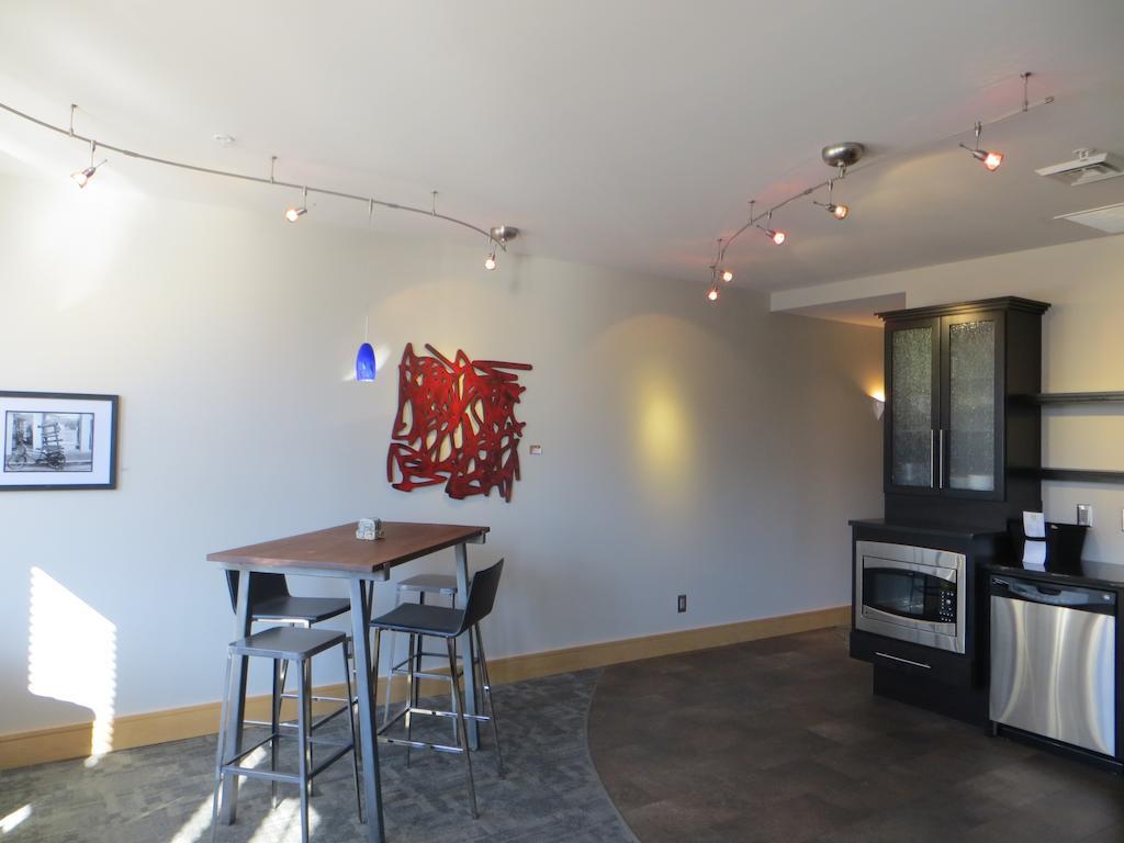 Suites At 118 بلومنقتون الغرفة الصورة
