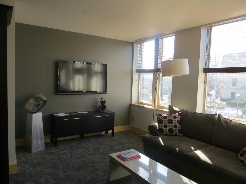 Suites At 118 بلومنقتون الغرفة الصورة